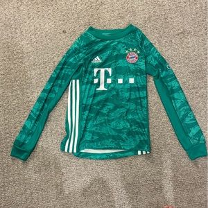 Bayern Munich goalie jersey youth kids, size small Adidad